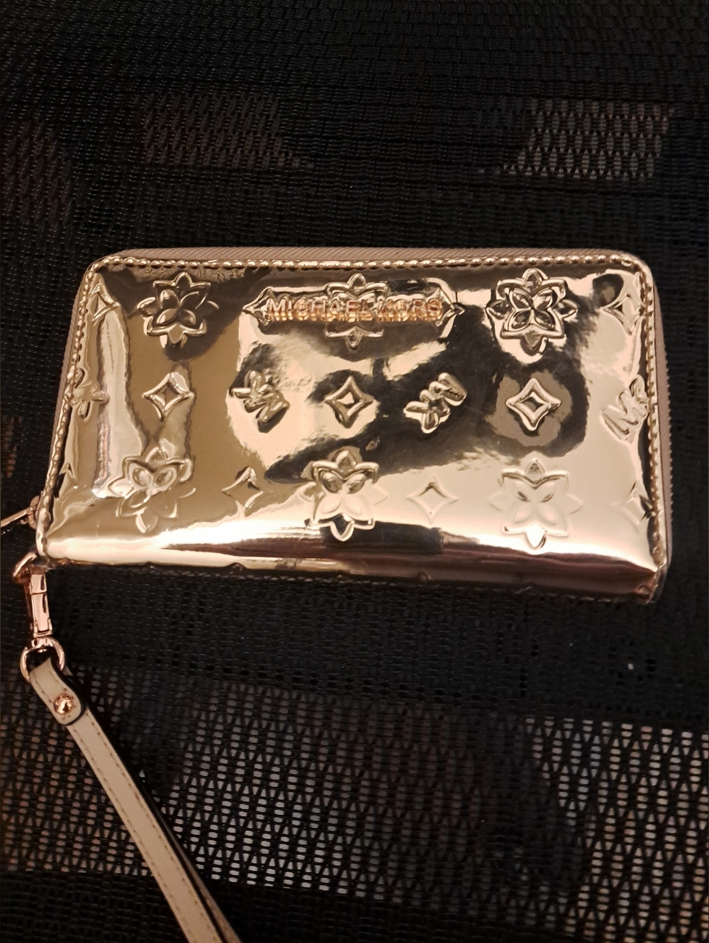EUC Michael Kors Metallic Rose Gold Floral Zip Wallet - Picture 2 of 8